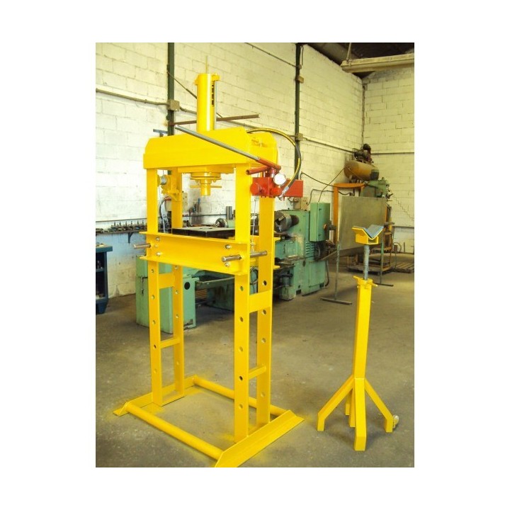 HYDRAULIC PRESS