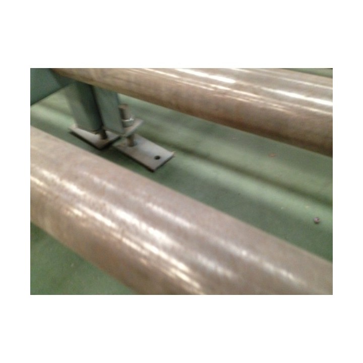 Installation of fixed roller tracks 