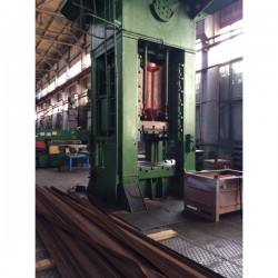Presse de découpe VORONEZH K 2538 630t - Presses diverses