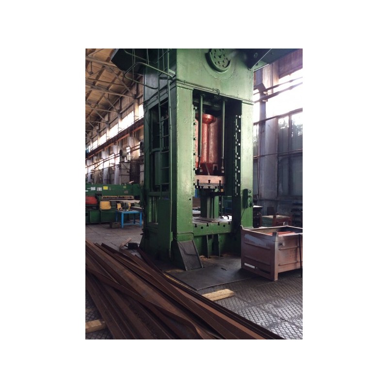Prensa recortadora VORONEZH K 2538 630t