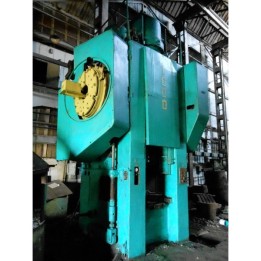 Prensa de forja Voronezh K8540 1000t