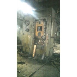 Prensa troqueladora KB 8340 1000t