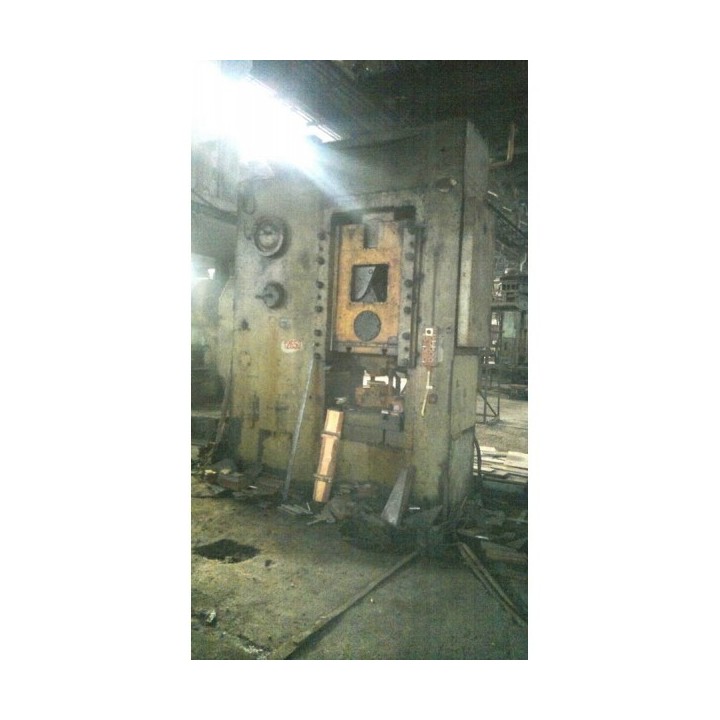 Prensa troqueladora KB 8340 1000t