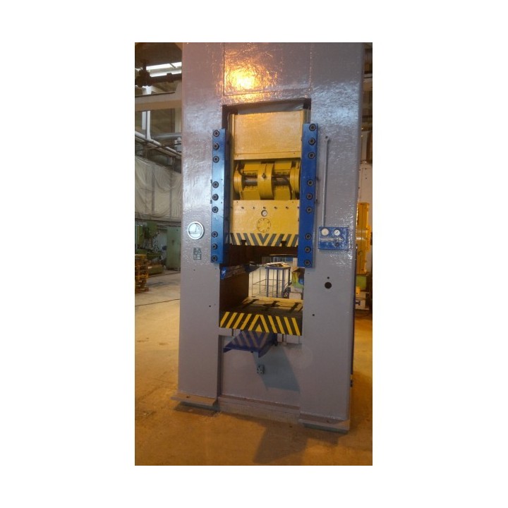 Prensa troqueladora  de extruir BARNAUL K0034 250 t