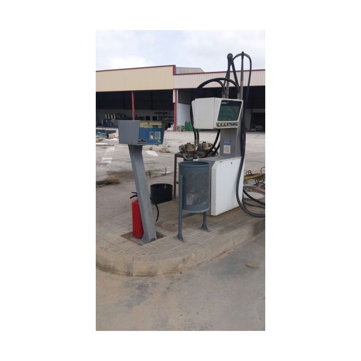 SURTIDOR CON BOMBA Y CUADRO ELECTRICO