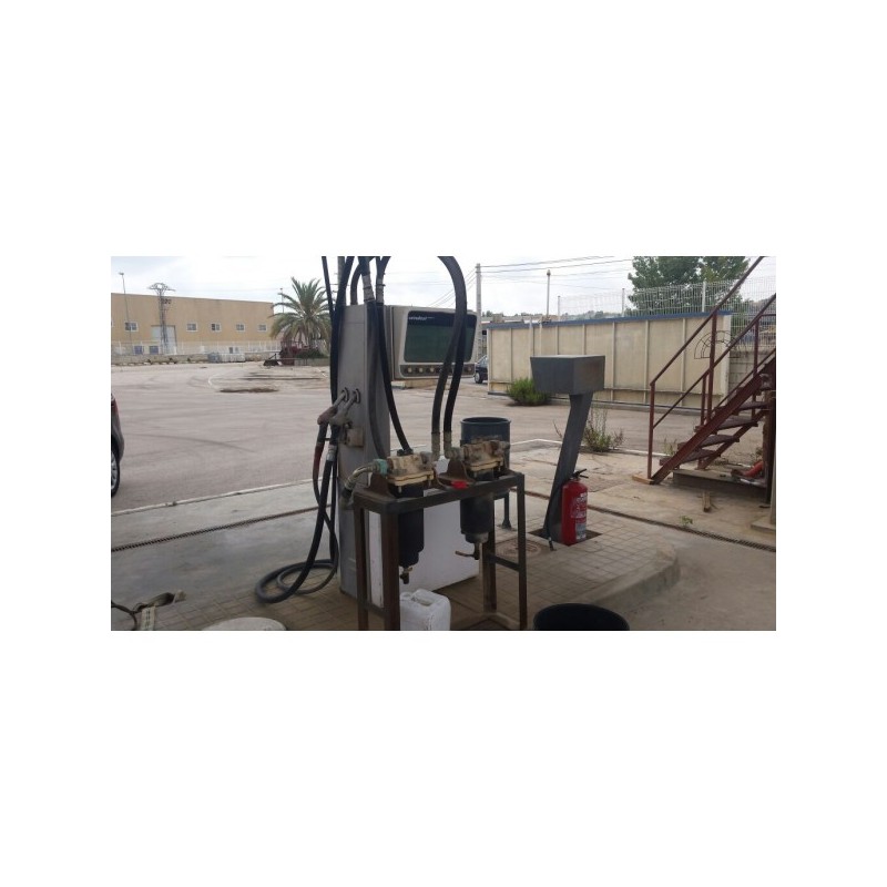 SURTIDOR CON BOMBA Y CUADRO ELECTRICO