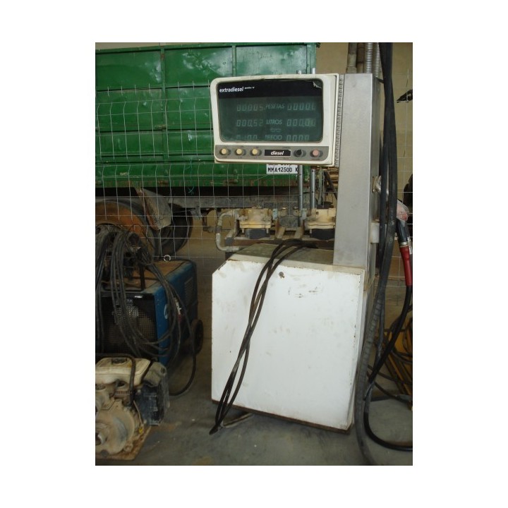 SURTIDOR CON BOMBA Y CUADRO ELECTRICO