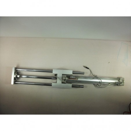 Aquí tienes la traducción al catalán:

Cilindre amb connectors i detectors de posició SMC C95SDB40-300-XGUM