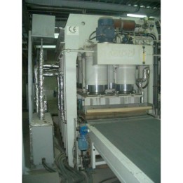 LINEA DE PRENSADO HPL para parquet marca COLOMBO