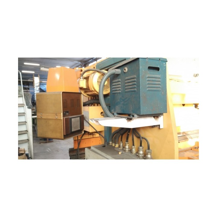Plegadora AJIAL CNC 3200P
