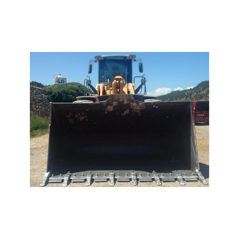 LIEBHERR L586 2PLUS2