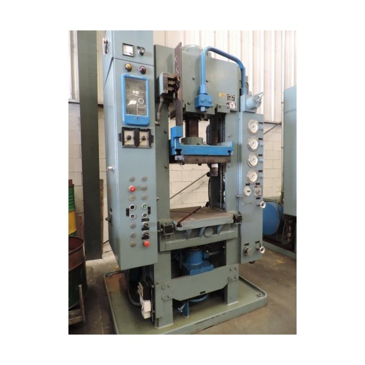 3 PRENSAS HIDRAULICAS PARA COMPRESION Y TRANSFERENCIA W. BUSSMANN, 60 Tn.