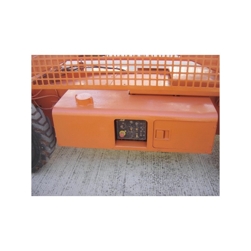 TIJERA DIESEL 330 CRT, 12 M. JLG