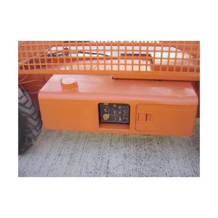 TIJERA DIESEL 330 CRT, 12 M. JLG