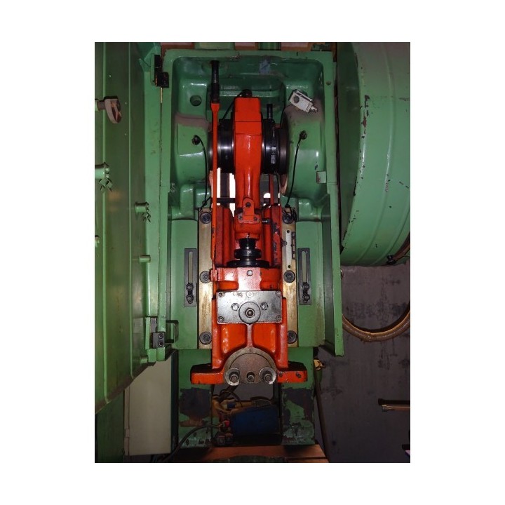 PRENSA STANKO DE 67 TN