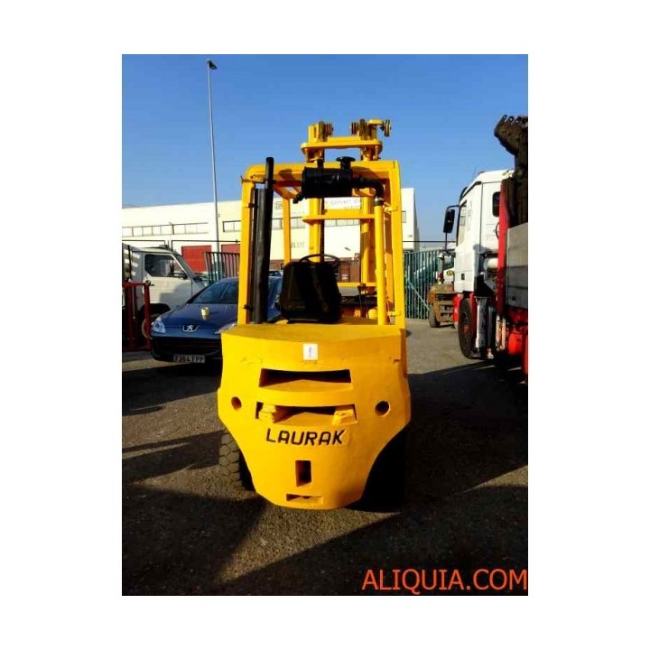 CARRETILLA ELEVADORA LAURAK DE 3T