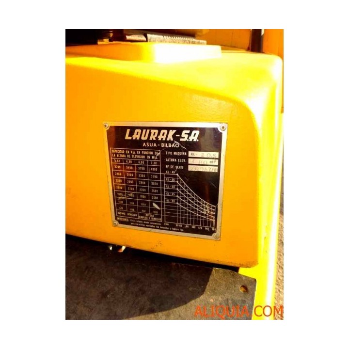 CARRETILLA ELEVADORA LAURAK DE 3T