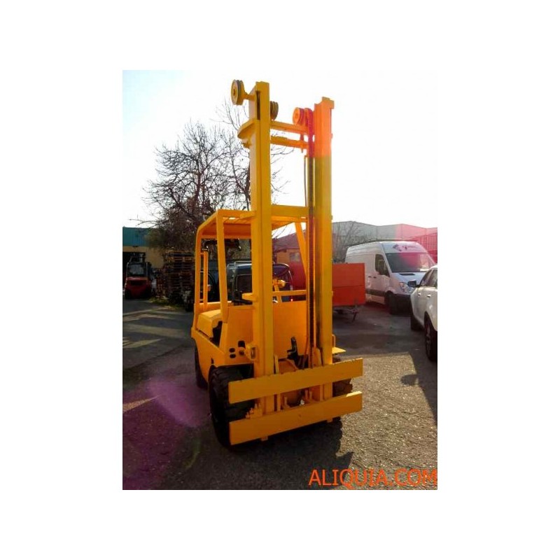 CARRETILLA ELEVADORA LAURAK DE 3T