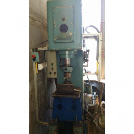 VERTIKALE HYDRAULISCHE PRESSE