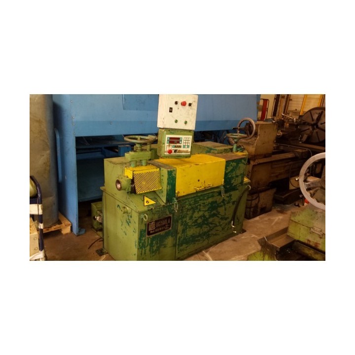 ENDEREZADORA CORTADORA DE VARILLA