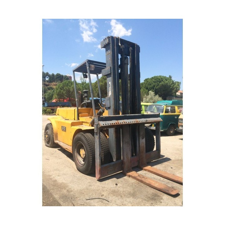 CARRETILLA ELEVADORA 12TN