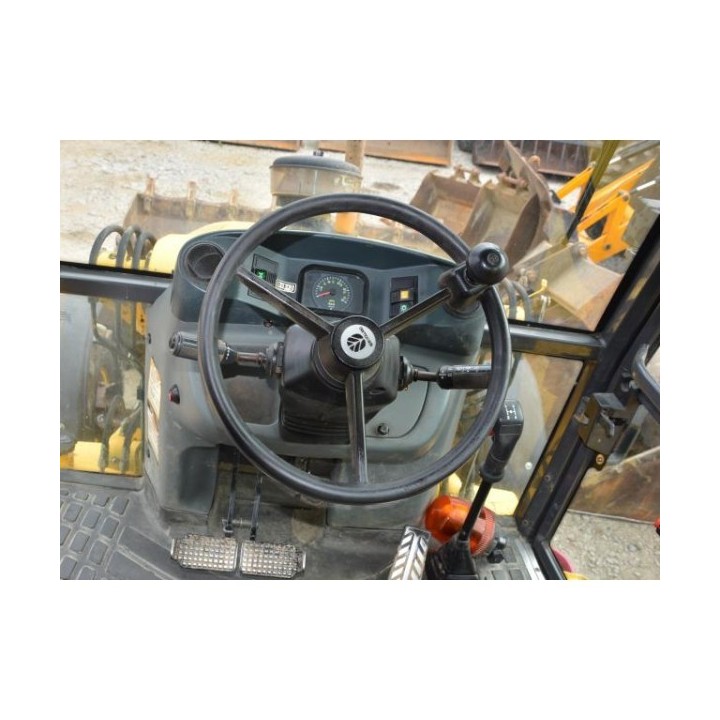 retro excavadora New Holland LB110 2003