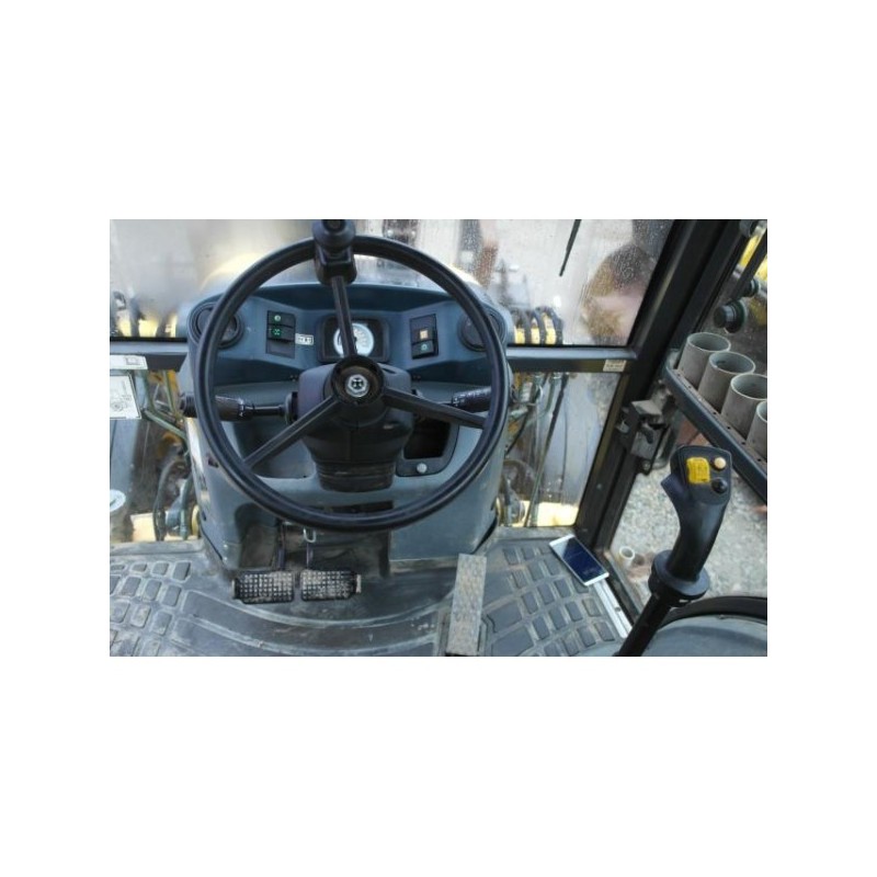 retro excavadora New Holland LB110 2010