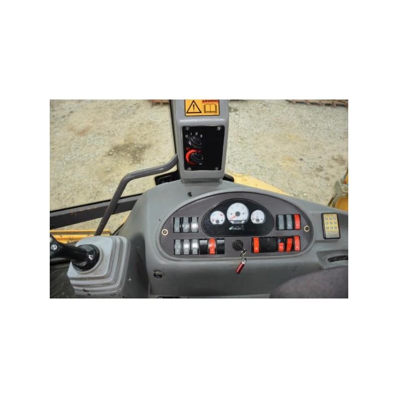 retro excavadora Volvo BL71 2007