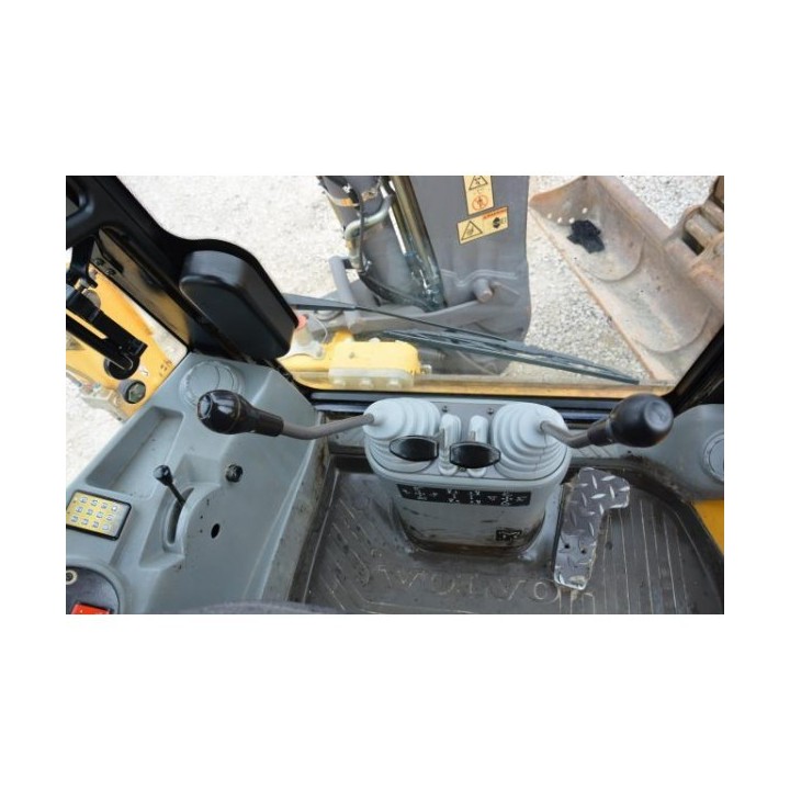 retro excavadora Volvo BL71 2007