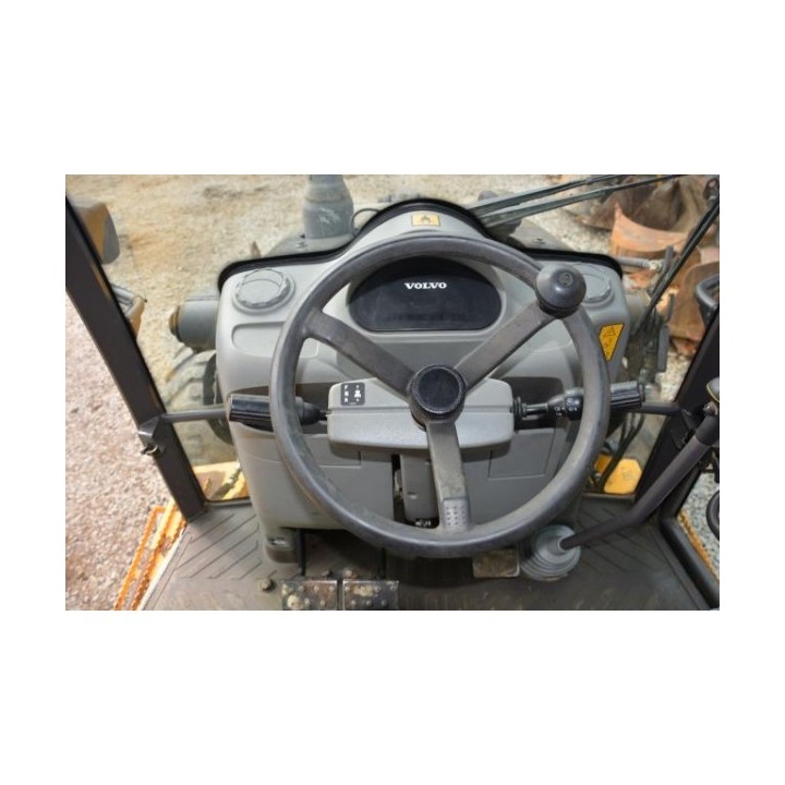 retro excavadora Volvo BL71 2009