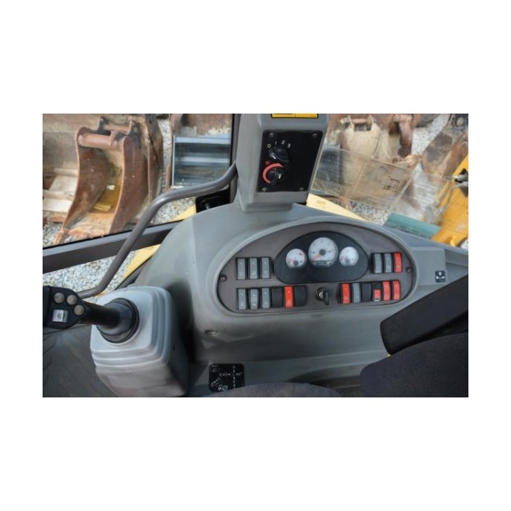 retro excavadora Volvo BL71 2009