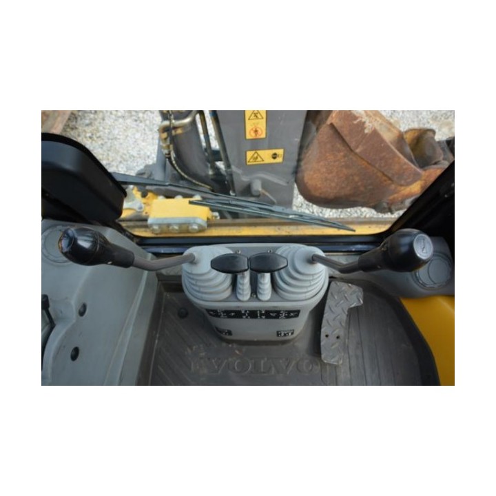 retro excavadora Volvo BL71 2009