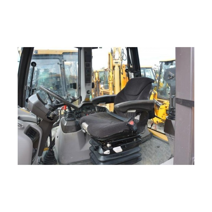 retro excavadora Volvo BL71 2012