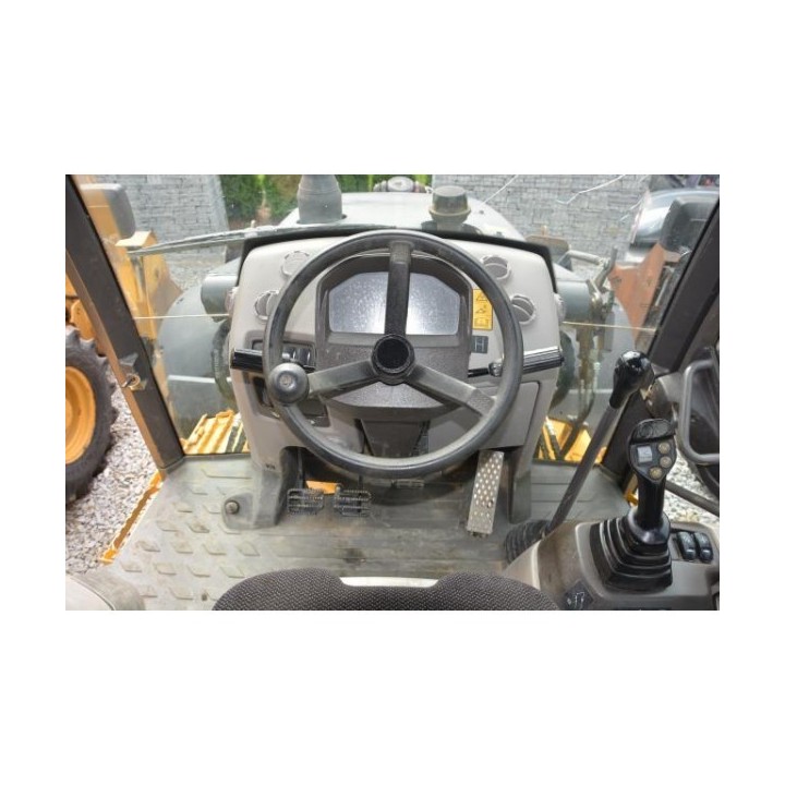 retro excavadora Volvo BL71 2012