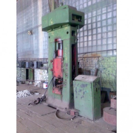 Pressa a vite da 160 tonnellate