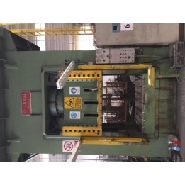 Pressa Nava 600 ton contattare Andrea Dalla Torre +39 3358296772 
