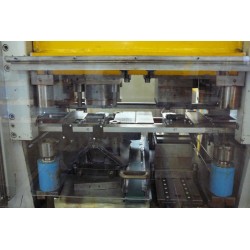 DIEFFENBACHER PO 200 A/S - Aquí tienes la traducción al catalán:

**Preeses mecàniques de doble muntant**