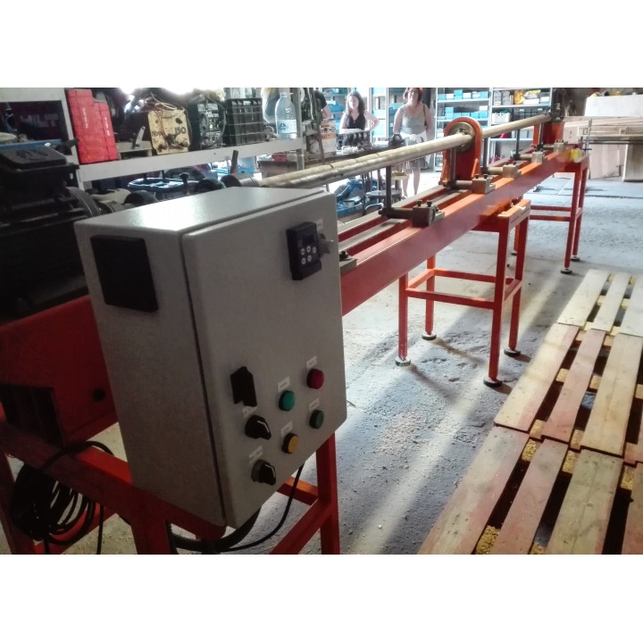 TORNO PARA EL MECANIZADO DE MADERA