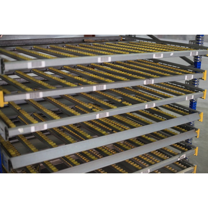 Estantería de minirodillos.