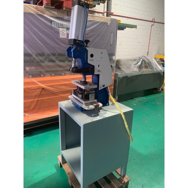 Prensa Neumatica para aluminio marca AYU