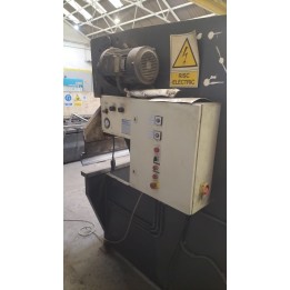 Plegadora hidraulica marca AJIAL, de 3 m