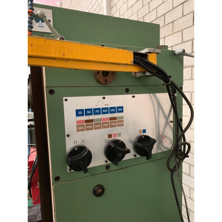 FRESADORA  marca MRF  MODELO FU-145 