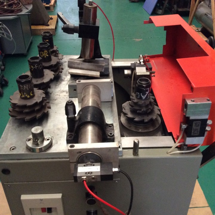 Retestadora de aluminio marca COMALL mod