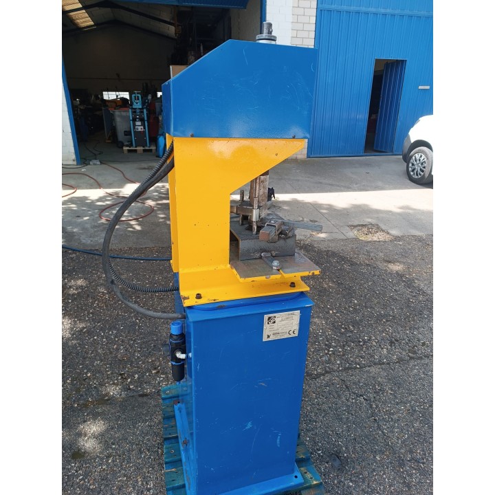 PRENSA NEUMATICA MARCA M.G. MODELO P-800