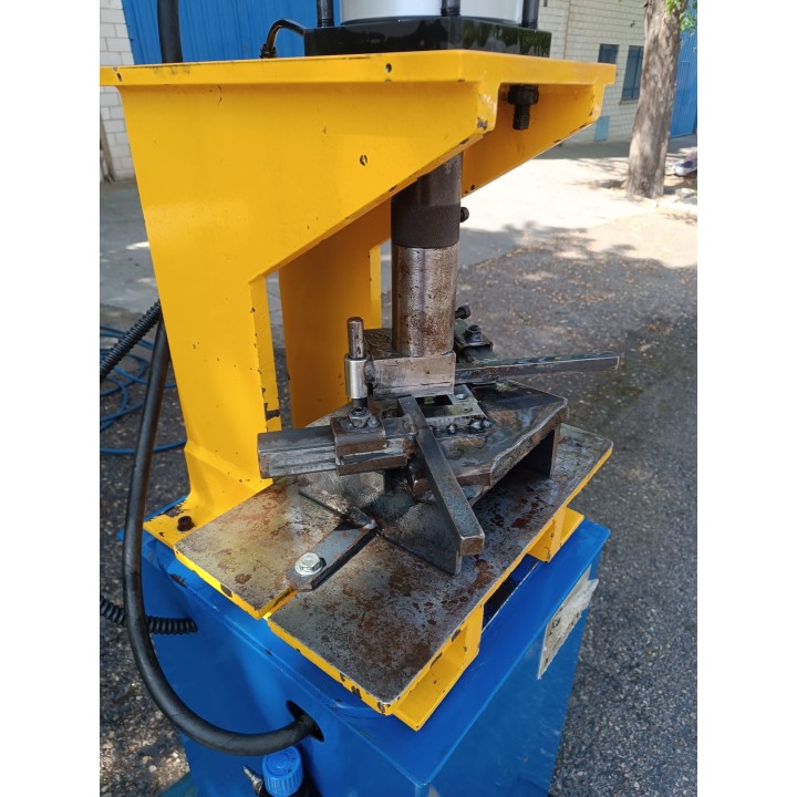 PRENSA NEUMATICA MARCA M.G. MODELO P-800