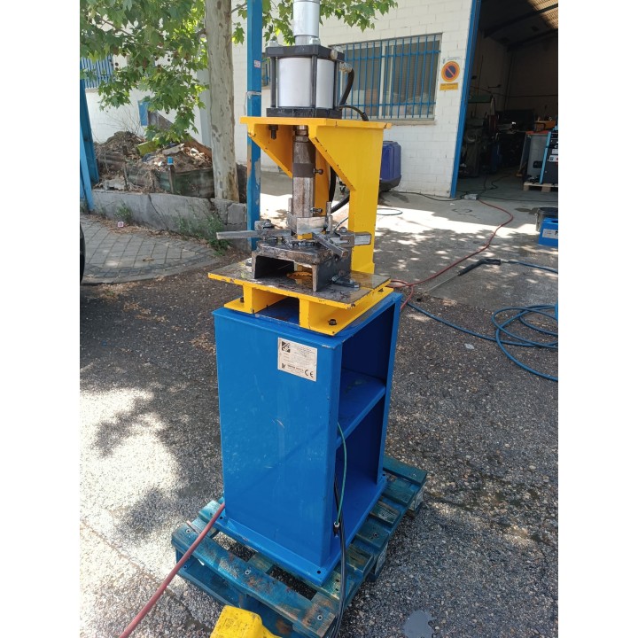 PRENSA NEUMATICA MARCA M.G. MODELO P-800