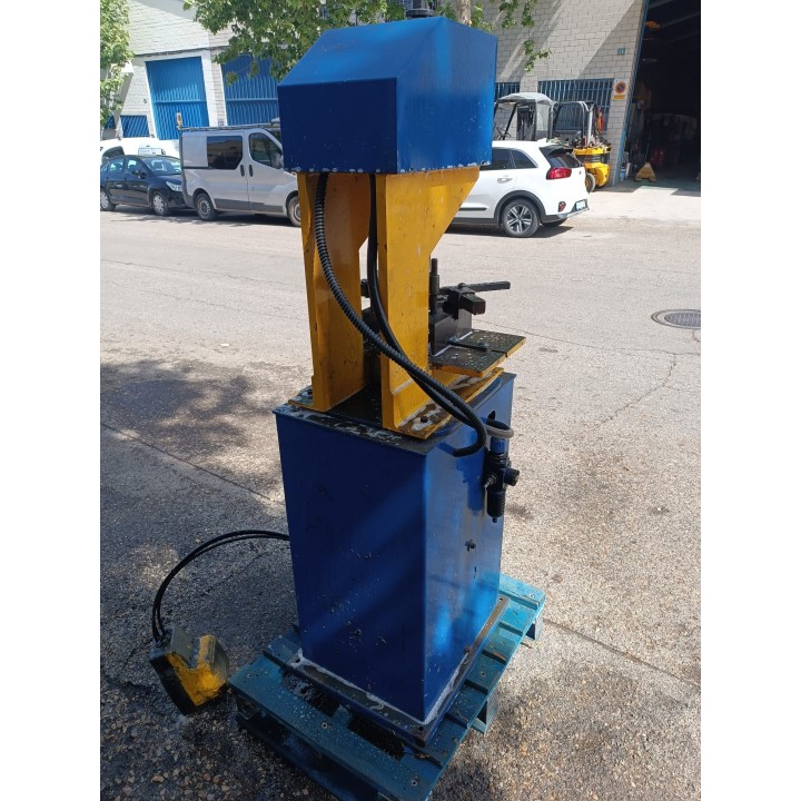 PRENSA NEUMATICA MARCA M.G. MODELO P-800